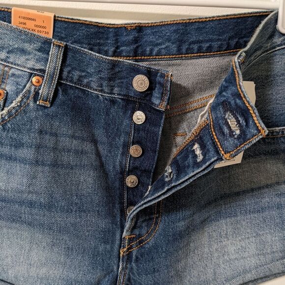 NWT Levi's 501 Women's Straight Leg Button Fly Jean Shorts - Picture 6 of 7